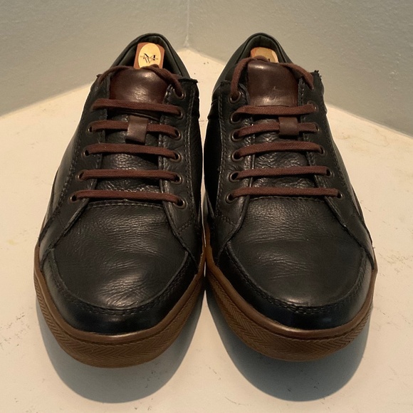Joseph Abboud HQ Leather Fashion Sneakers Like NEW. Mens 9 - Picture 1 of 13